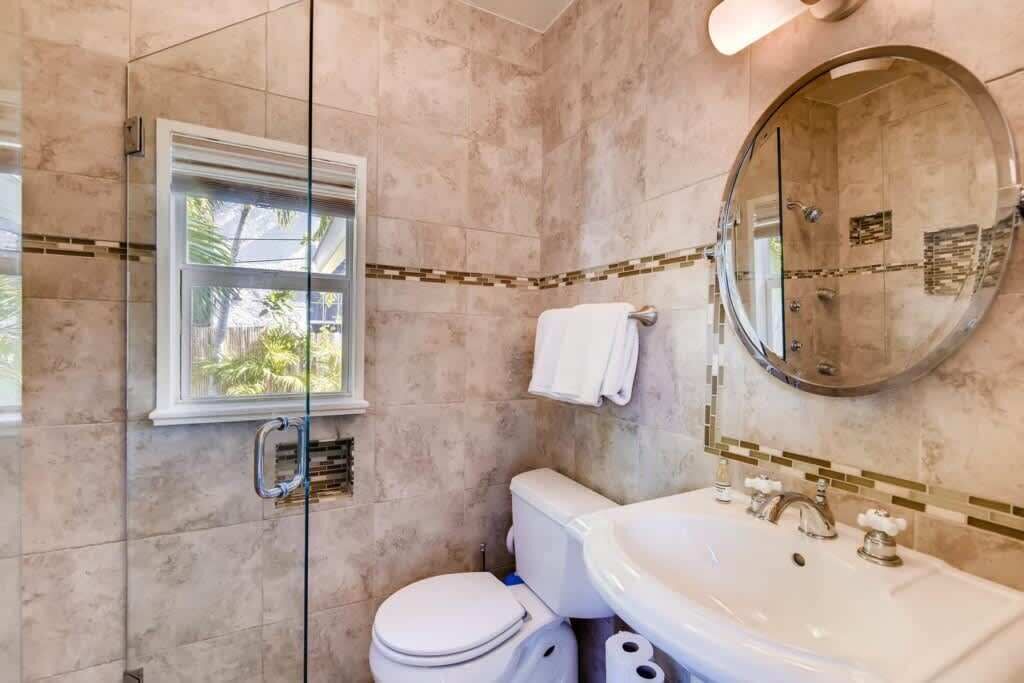 Photo of Bathroom in Flamingo Parks