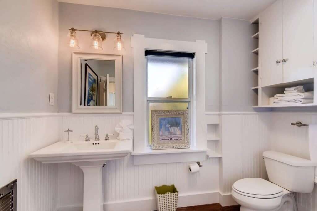 Photo of Bathroom in Flamingo Parks