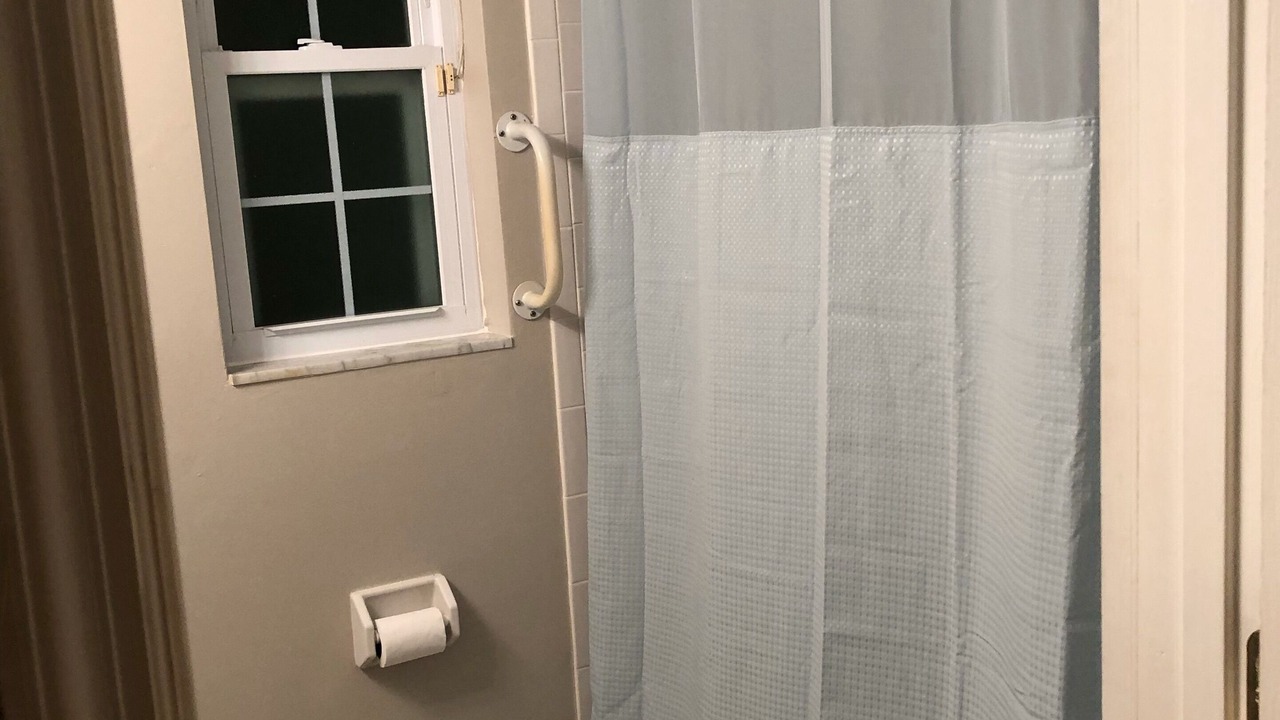 Photo of Bathroom in Largo