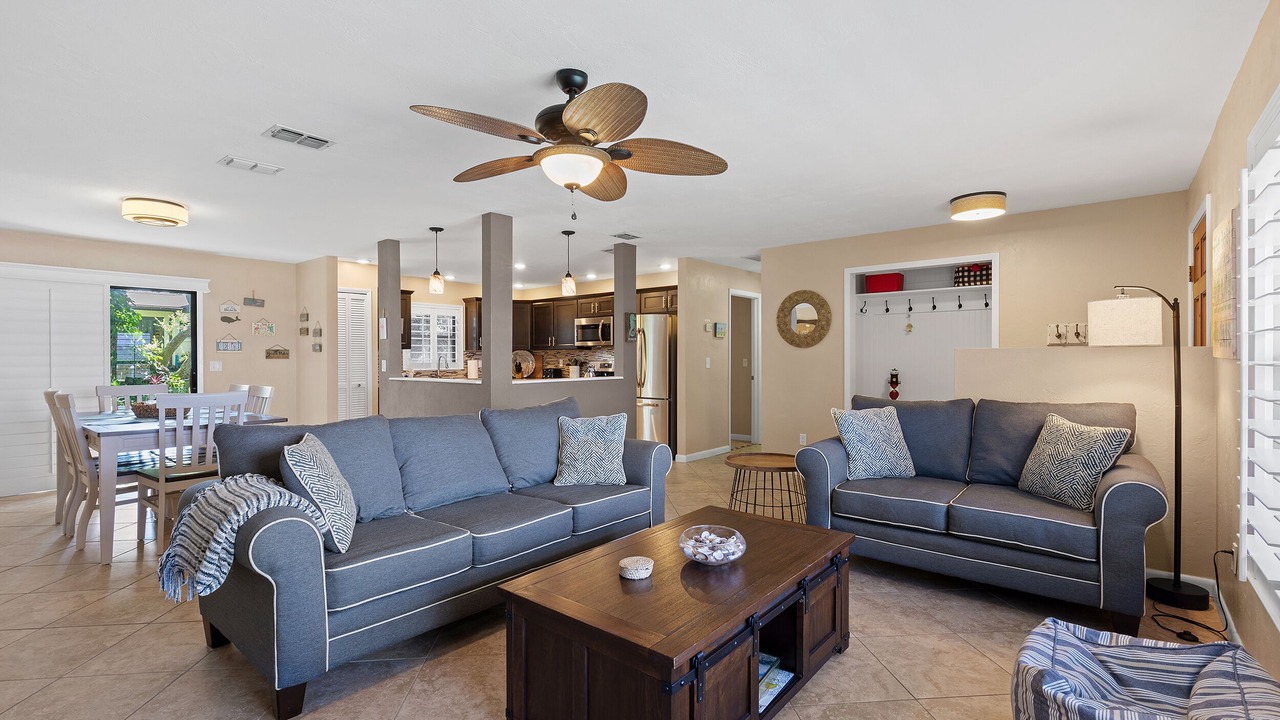 Photo of Livingroom in Wilbur-By-The-Sea