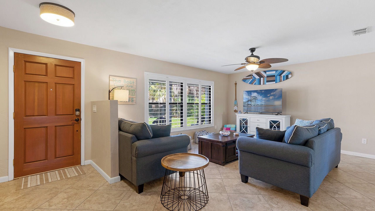 Photo of Livingroom in Wilbur-By-The-Sea