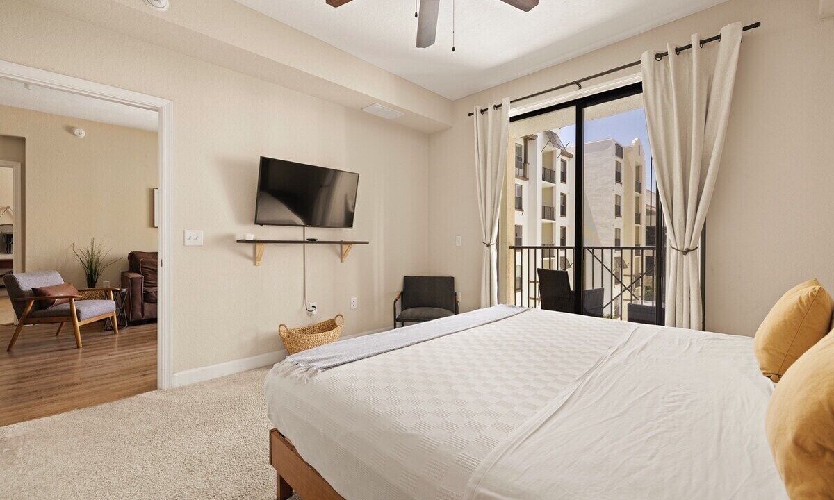 Photo of Bedroom in Carver City - Lincoln Gardens