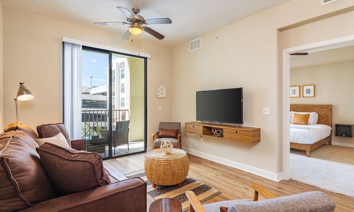 Photo of Livingroom in Carver City - Lincoln Gardens