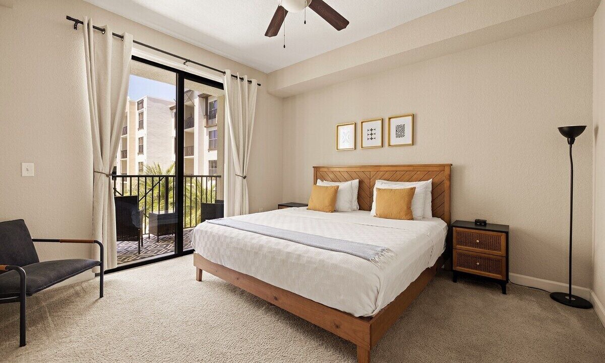 Photo of Bedroom in Carver City - Lincoln Gardens