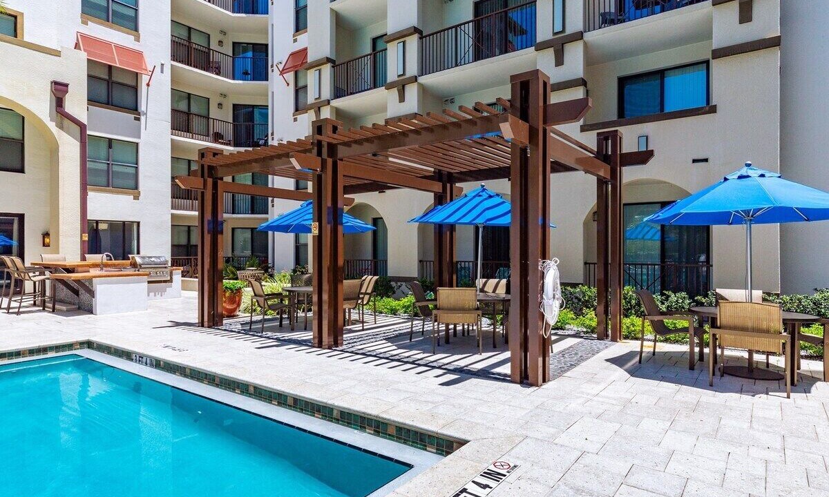 Photo of Outdoor in Carver City - Lincoln Gardens
