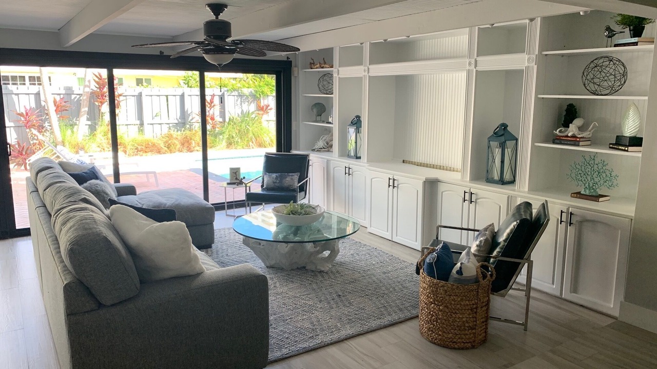 Photo of Livingroom in Dolphin Isles