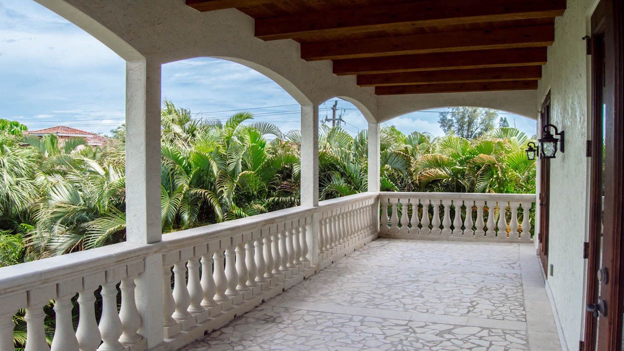Photo of Patio Balcony in Bay Isle
