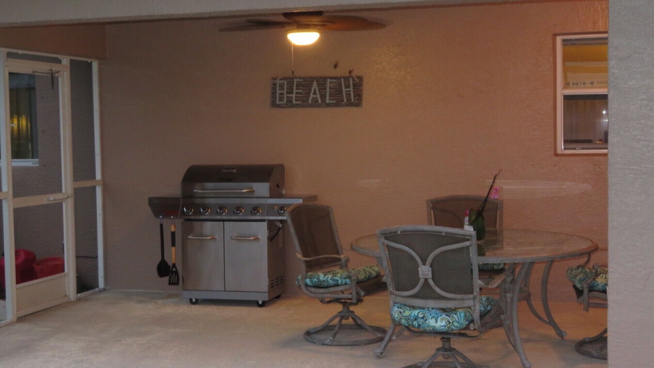 Photo of Outdoor in Pelican