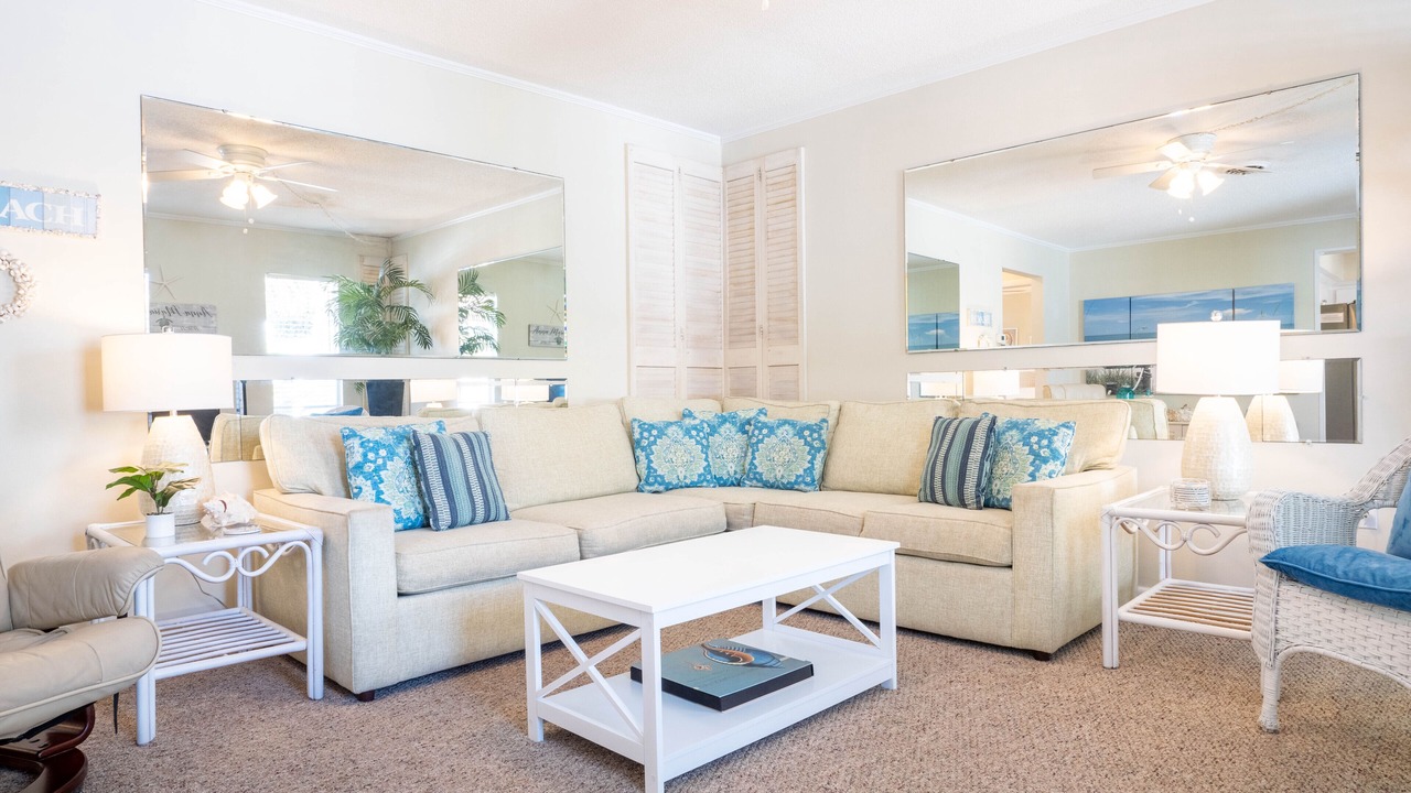 Photo of Livingroom in Holmes Beach