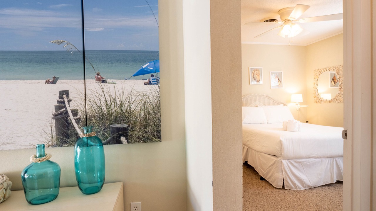 Photo of Bedroom in Holmes Beach