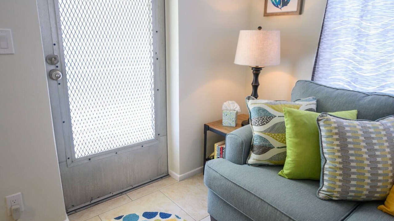 Photo of Livingroom in Lake Ridge