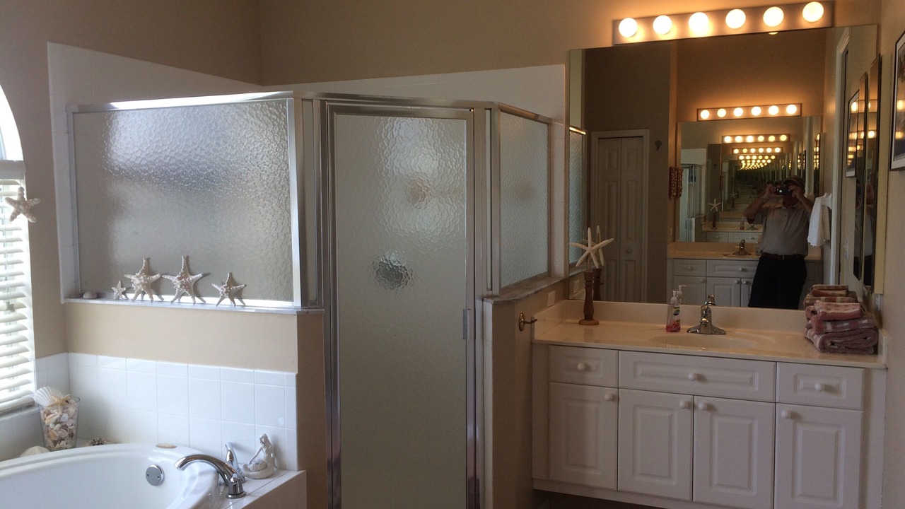 Photo of Bathroom in Biggar