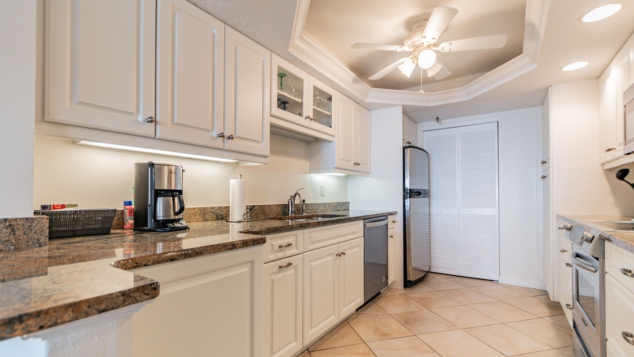 Photo of Kitchen in Golden Beach