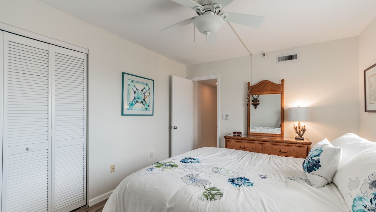 Photo of Bedroom in Golden Beach