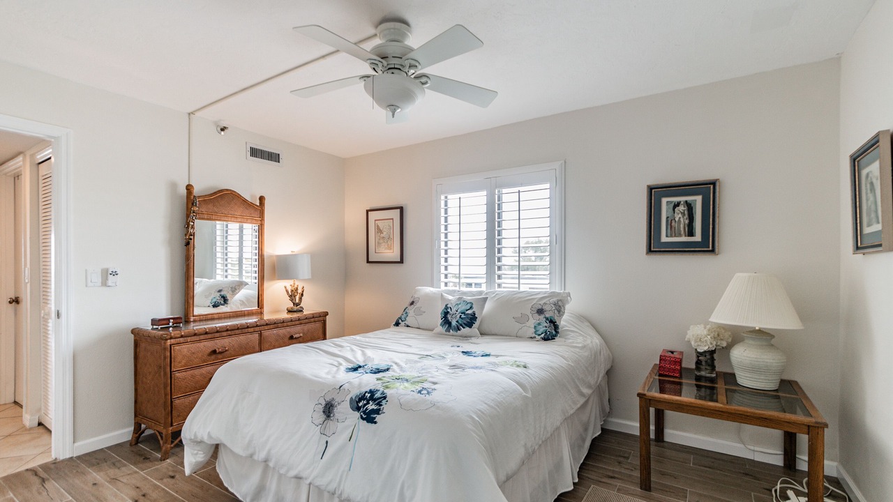 Photo of Bedroom in Golden Beach