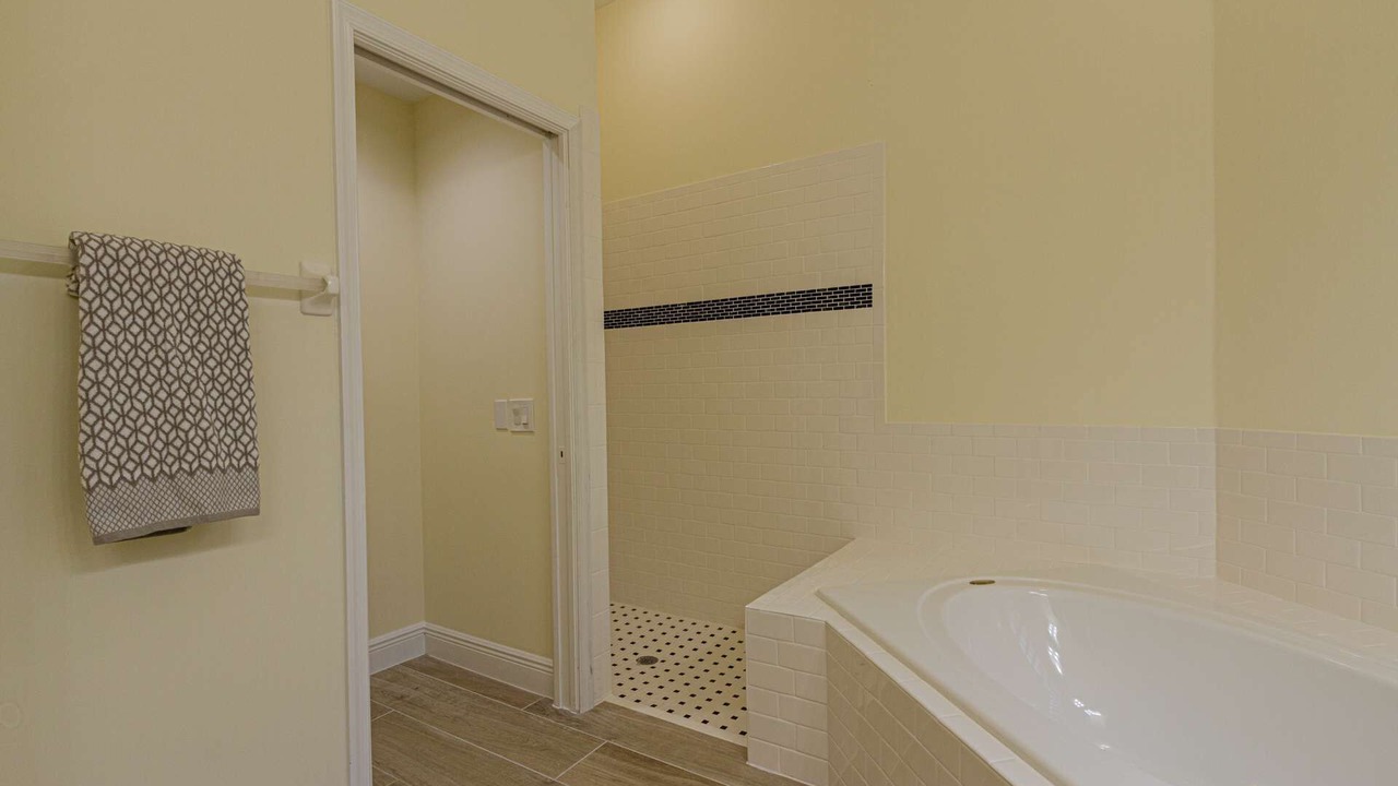 Photo of Bathroom in Crown Pointe