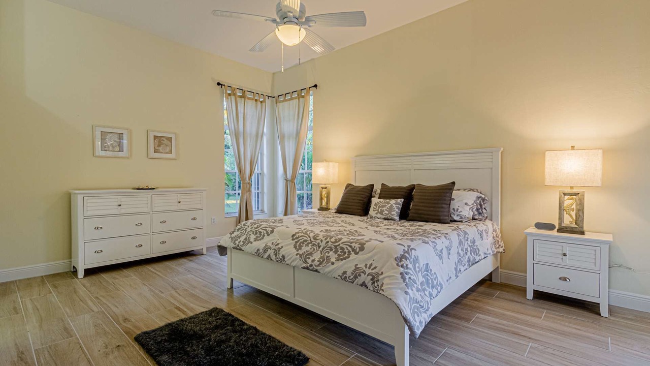 Photo of Bedroom in Crown Pointe