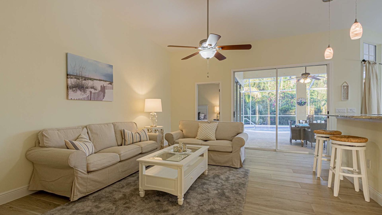 Photo of Livingroom in Crown Pointe