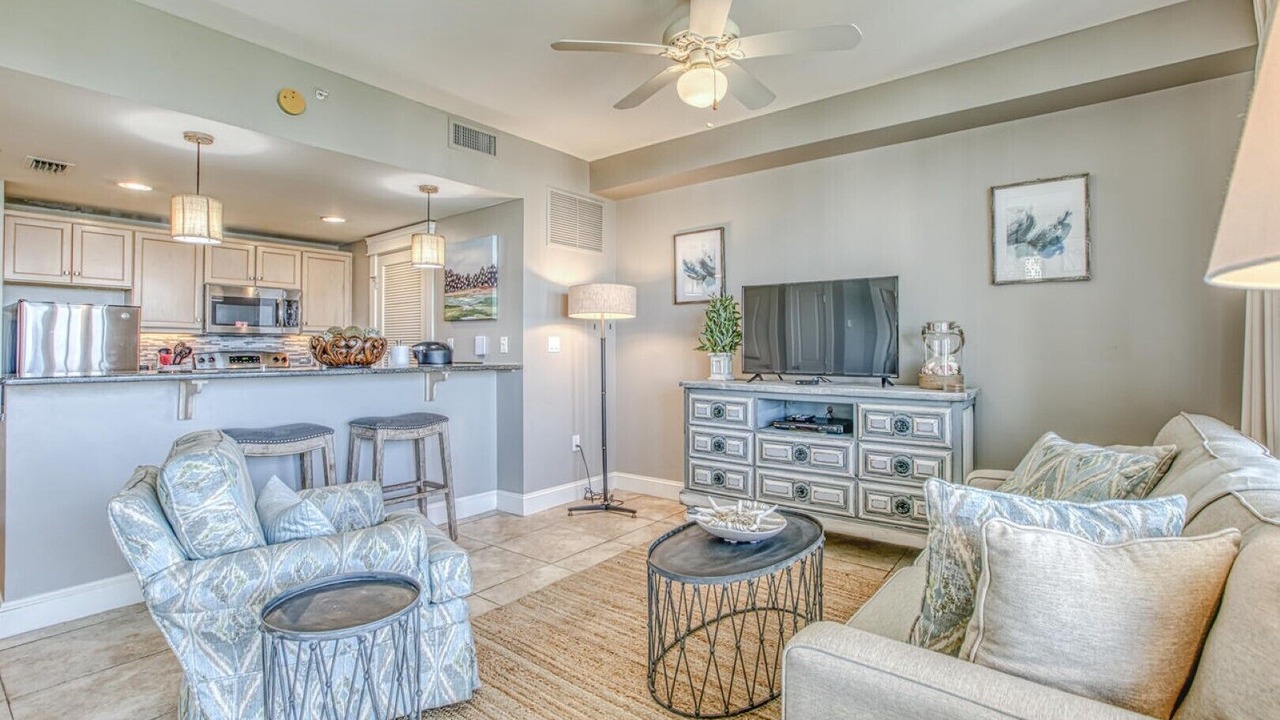 Photo of Livingroom in Baytowne Wharf