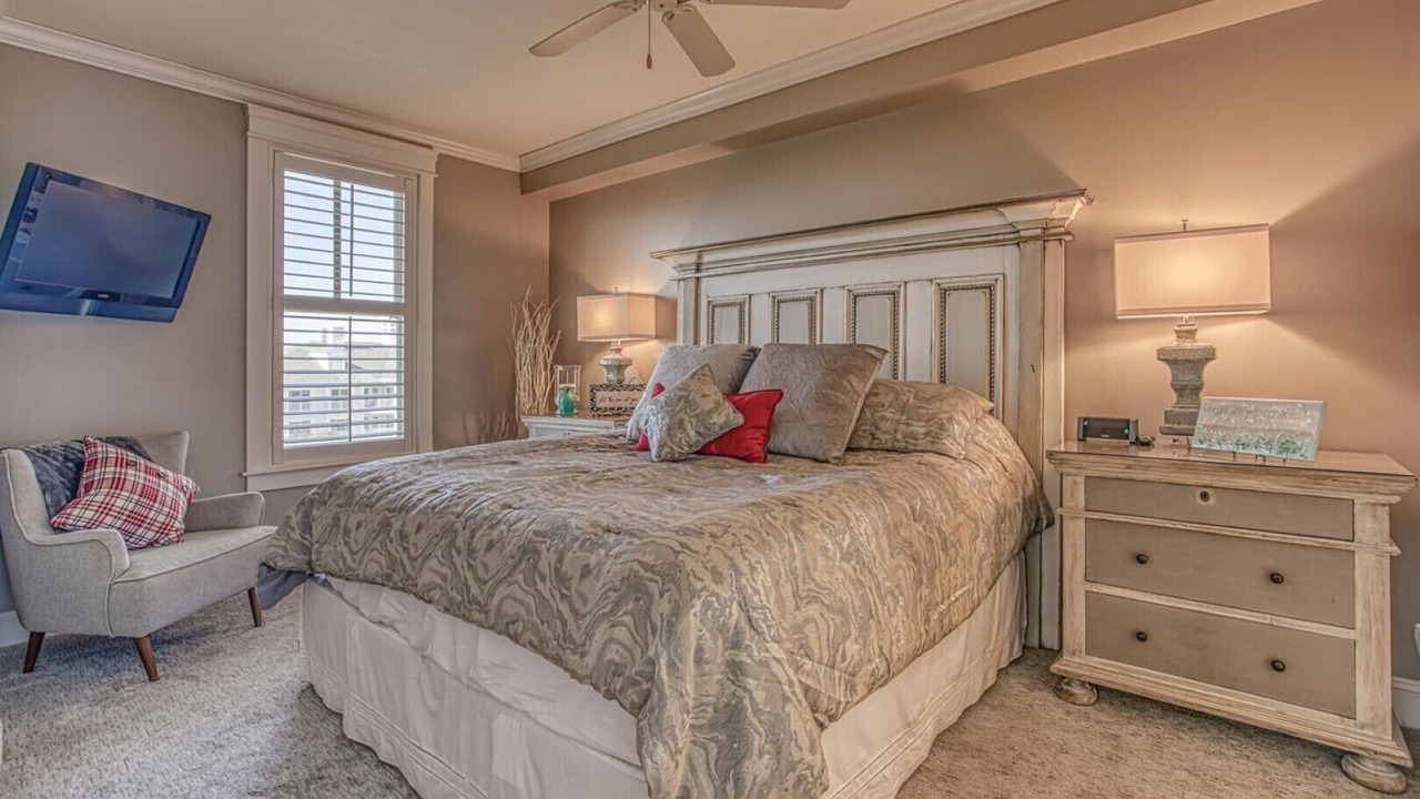 Photo of Bedroom in Baytowne Wharf