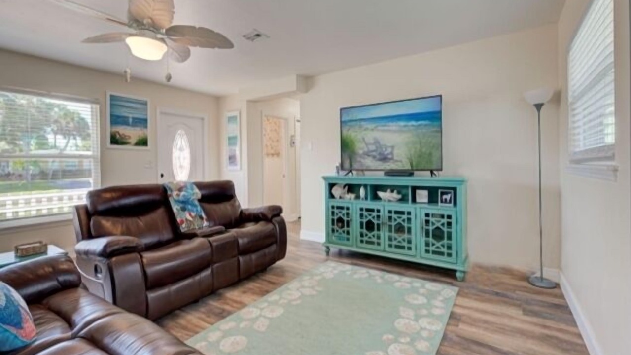 Photo of Livingroom in Englewood South