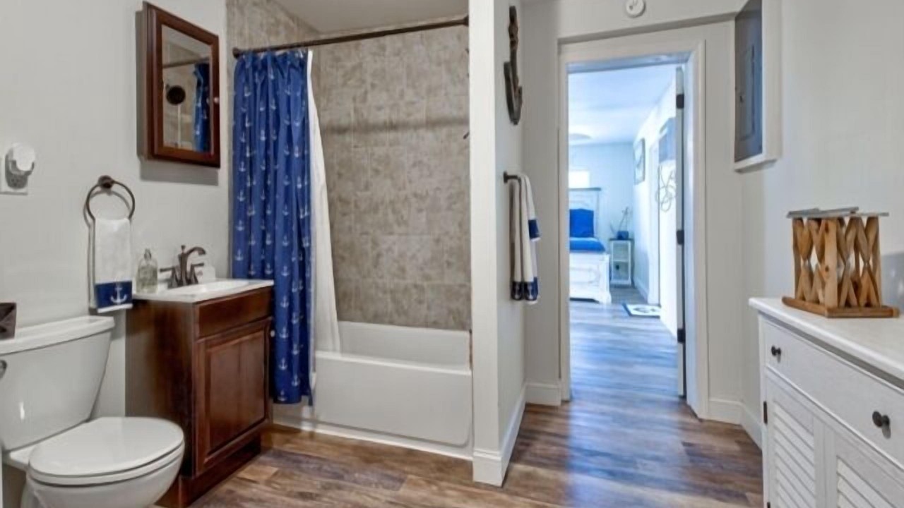 Photo of Bathroom in Englewood South