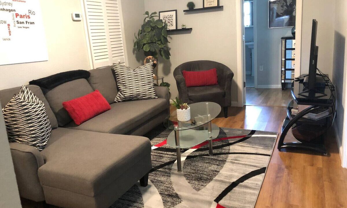 Photo of Livingroom in Downtown Dunedin