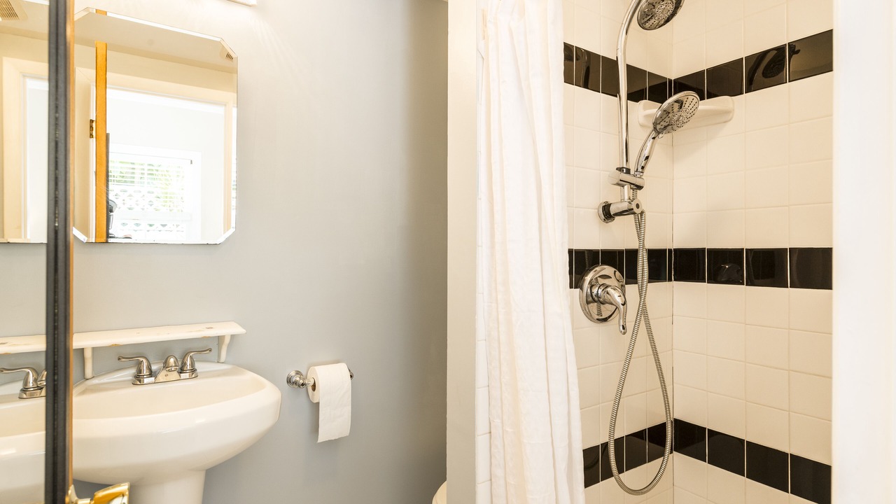 Photo of Bathroom in Uptown - Upper Duval