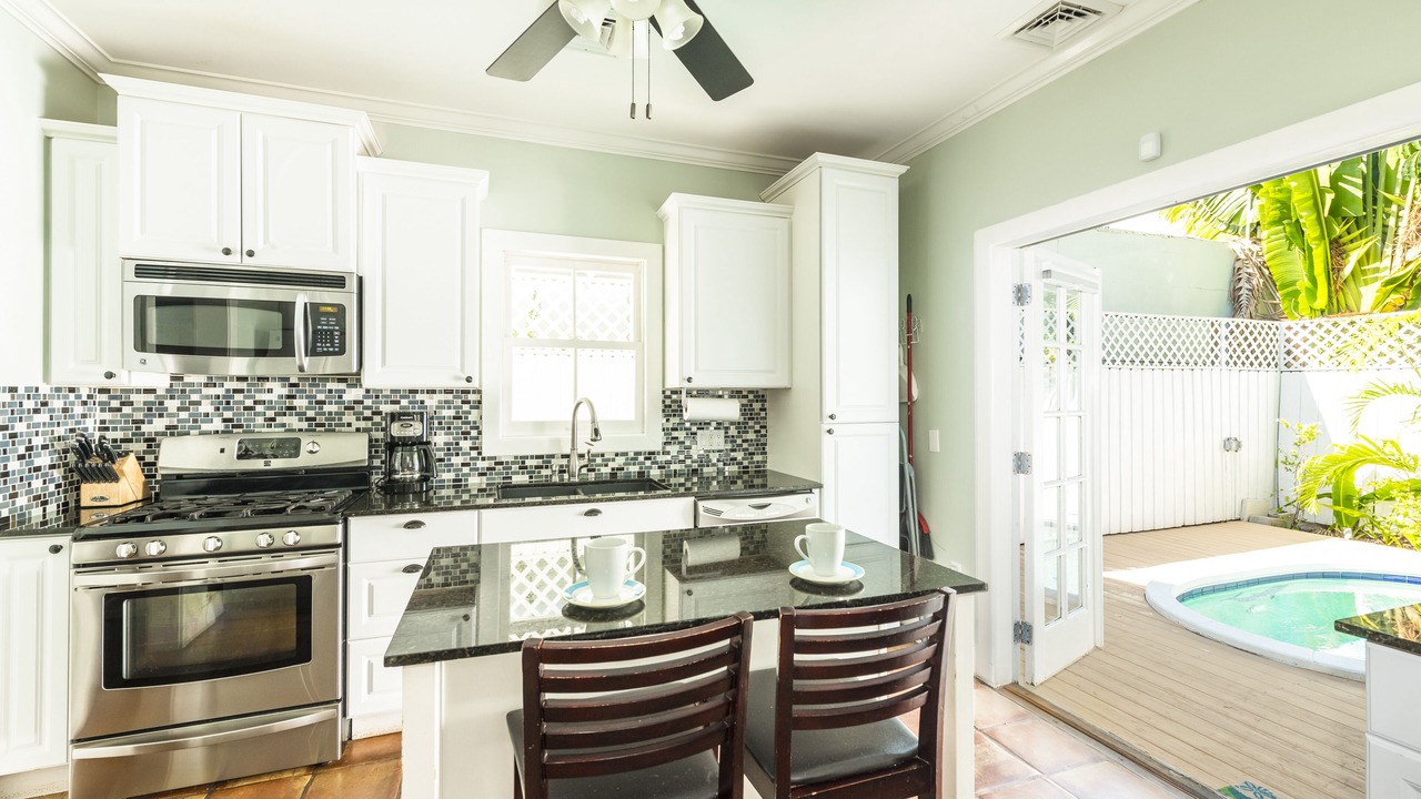 Photo of Kitchen in Uptown - Upper Duval