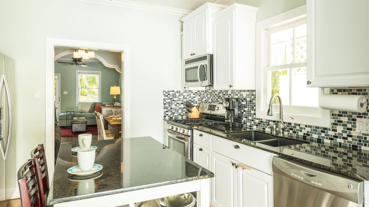 Photo of Kitchen in Uptown - Upper Duval