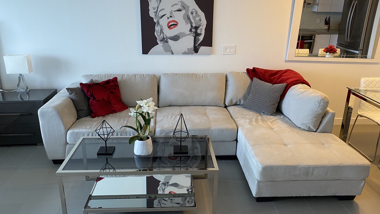 Photo of Livingroom in Town Square