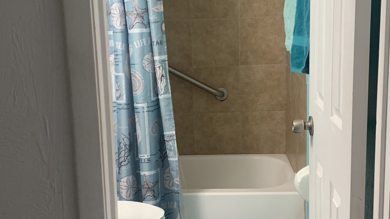 Photo of Bathroom in Lenox Park