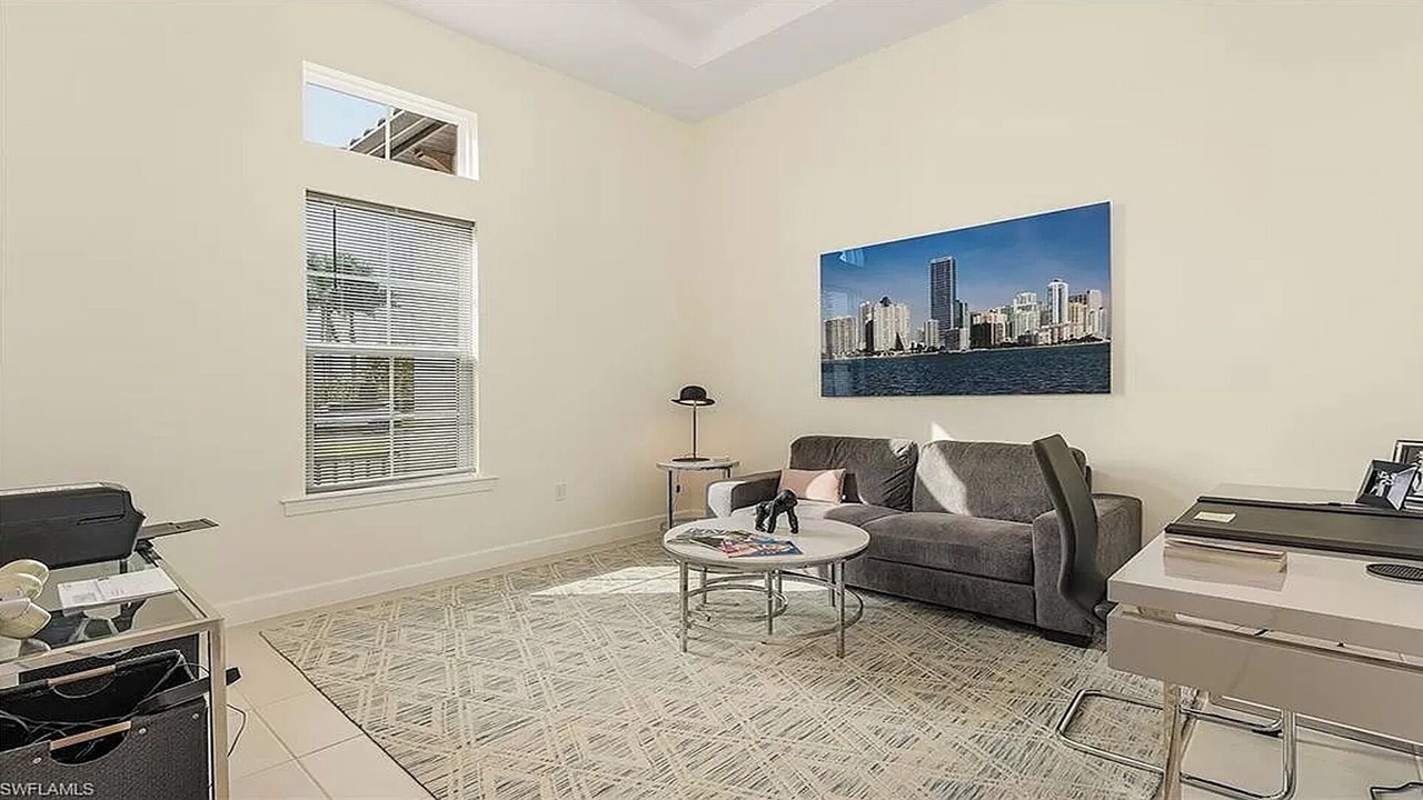 Photo of Livingroom in Naples