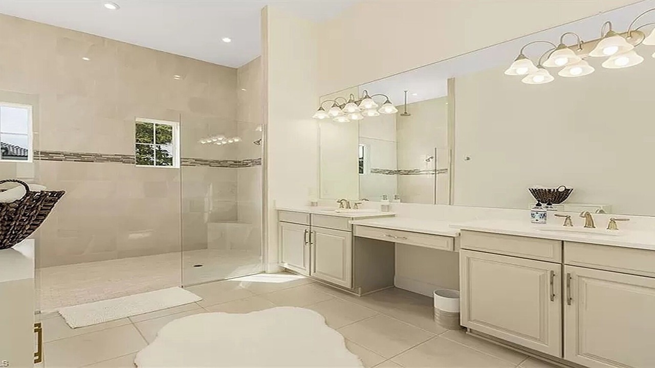 Photo of Bathroom in Naples