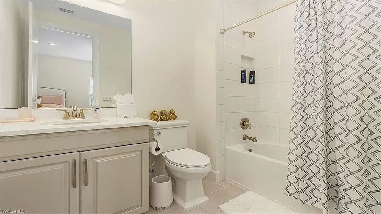 Photo of Bathroom in Naples