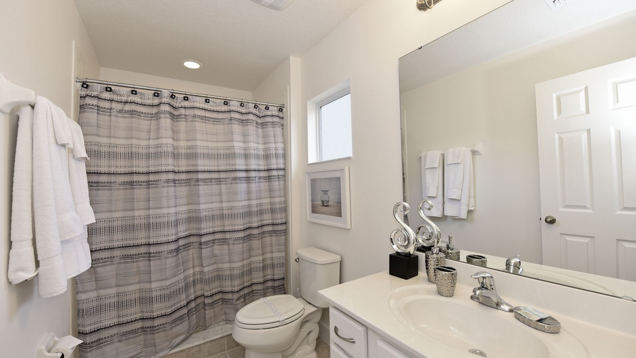 Photo of Bathroom in Watersong