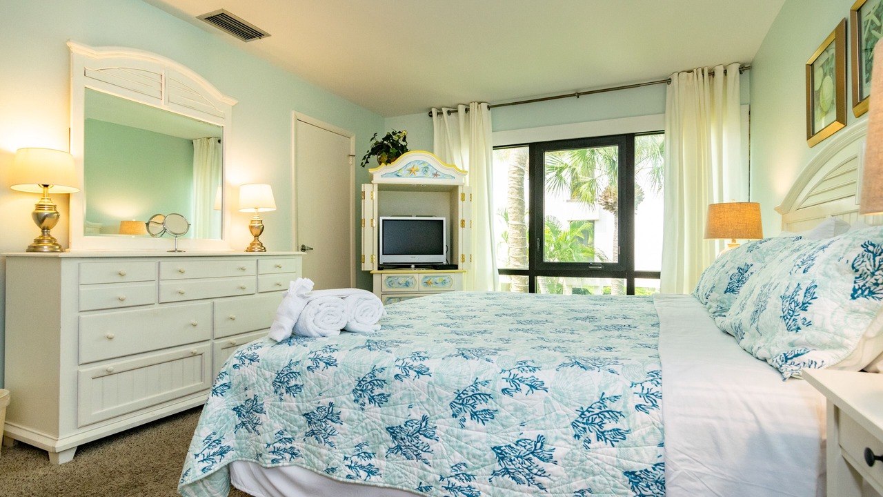 Photo of Bedroom in Holmes Beach
