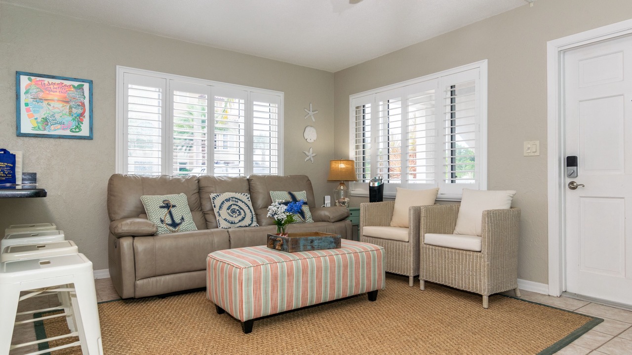 Photo of Livingroom in Holmes Beach