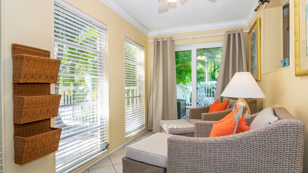 Photo of Livingroom in Holmes Beach