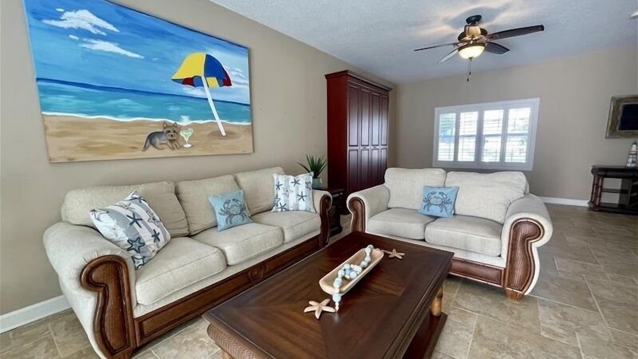 Photo of Livingroom in Wilbur-By-The-Sea