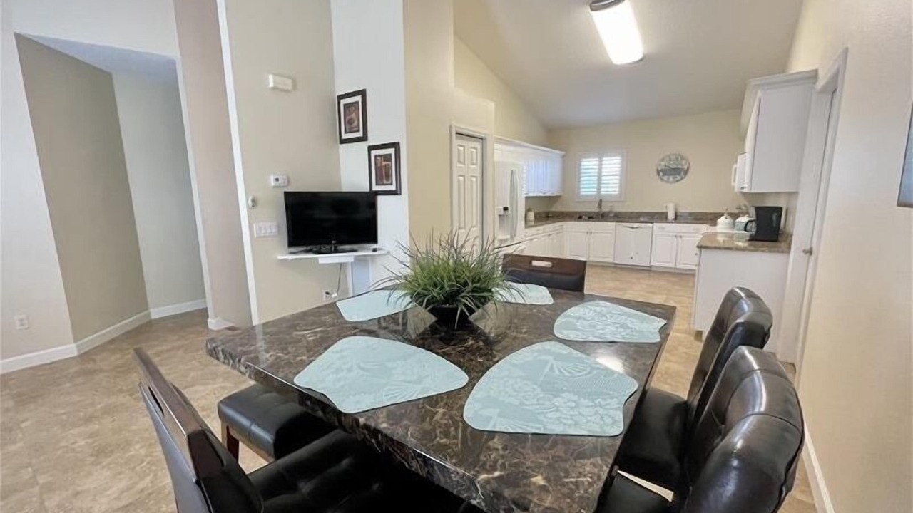 Photo of Livingroom in Wilbur-By-The-Sea
