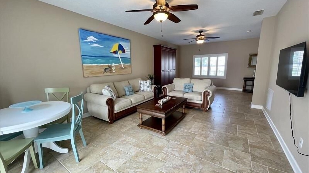 Photo of Livingroom in Wilbur-By-The-Sea