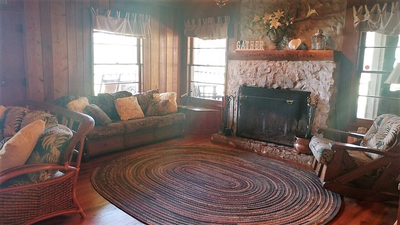 Photo of Livingroom in Edgar