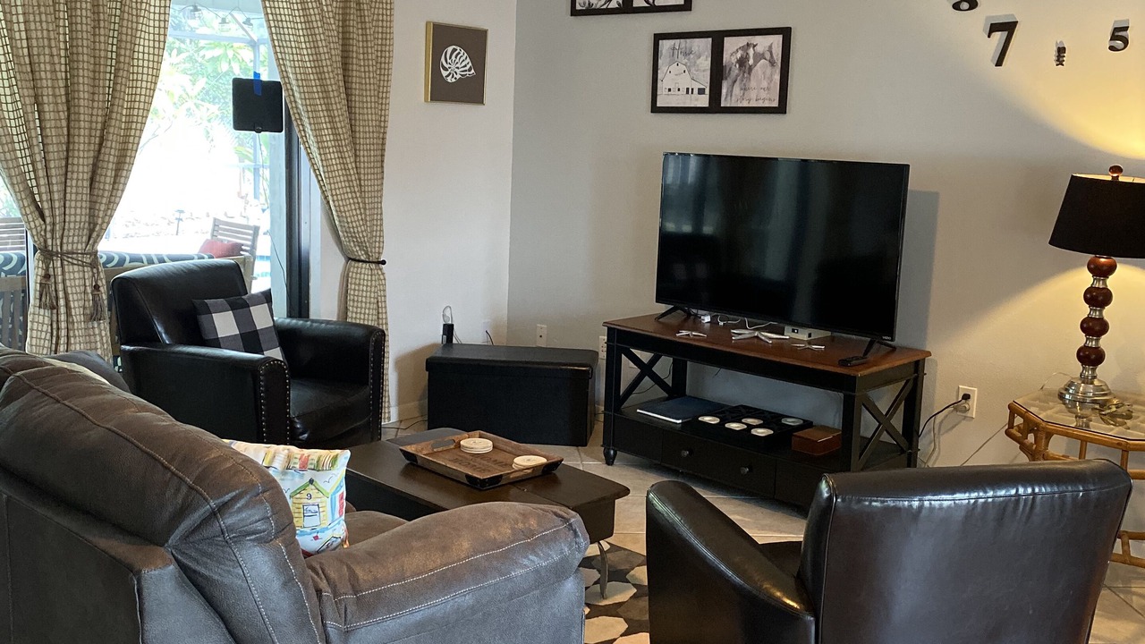 Photo of Livingroom in Englewood South