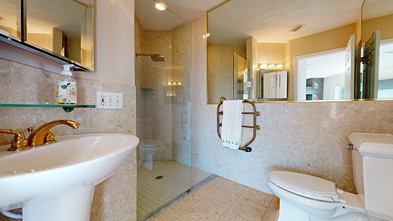 Photo of Bathroom in Glenwood