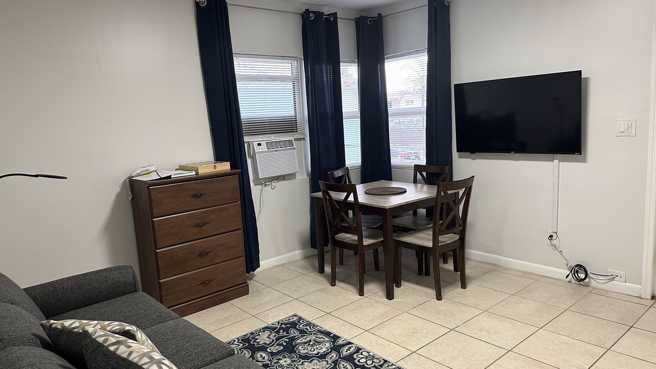 Photo of Livingroom in Hollywood South Central Beach