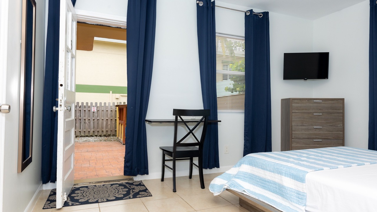 Photo of Bedroom in Hollywood South Central Beach