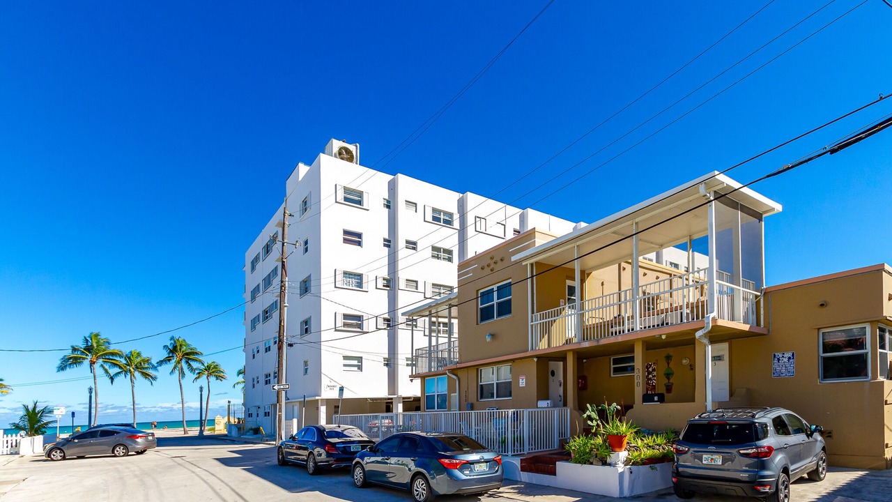 Photo of Outdoor in Hollywood South Central Beach