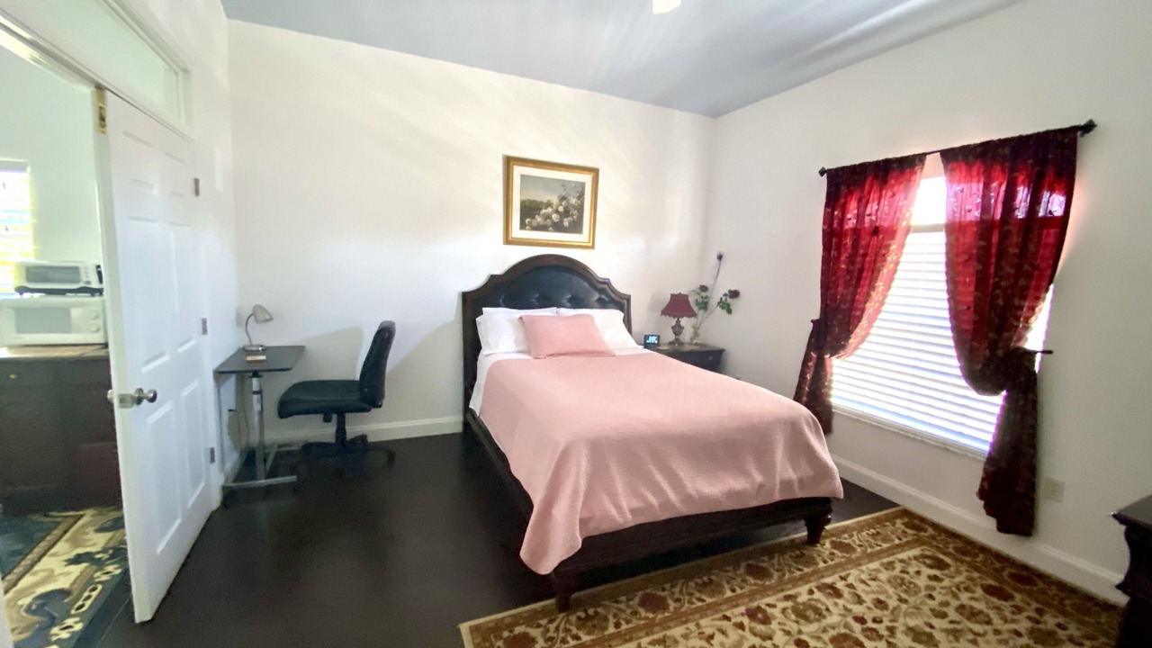 Photo of Bedroom in Tarpon Springs