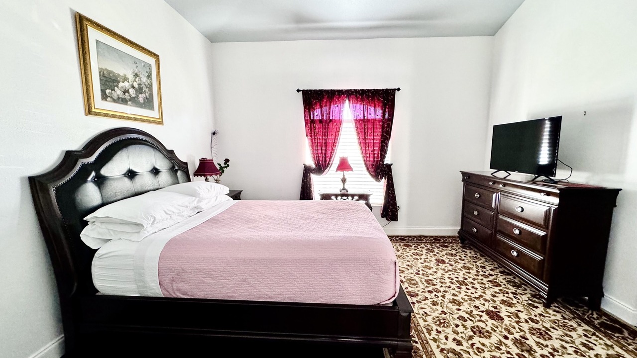 Photo of Bedroom in Tarpon Springs